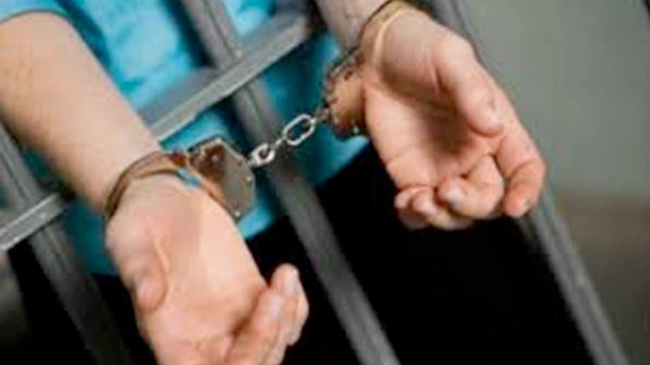 حبس متهم بسرقة هاتف محمول من سيدة في المرج